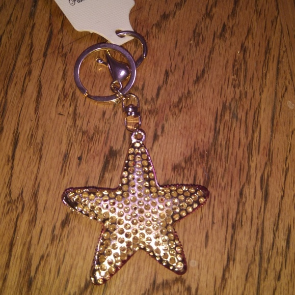 Rhinestone red star fish keychain - Picture 4 of 4